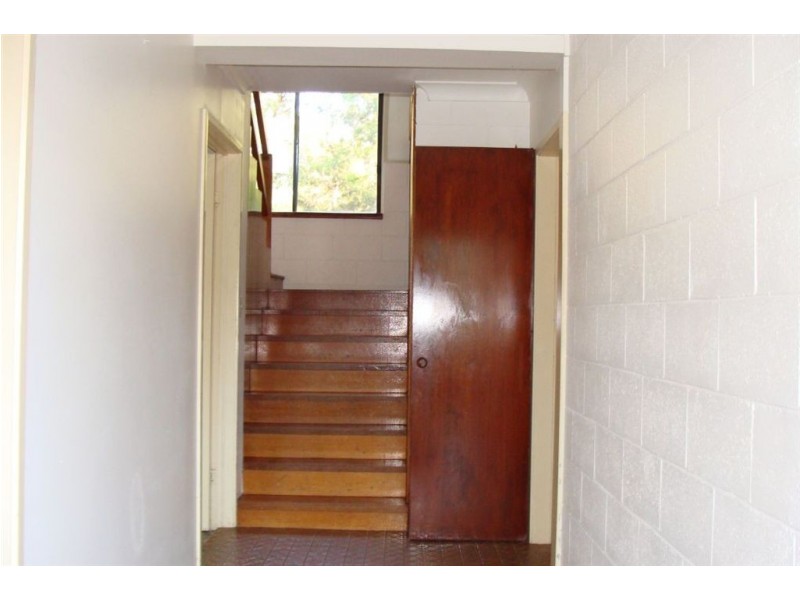 4 Blake St, Southport QLD 4215