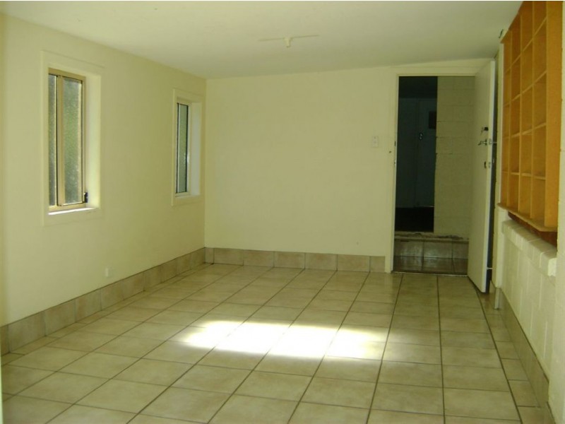 14 Rodlan Pde, Southport QLD 4215