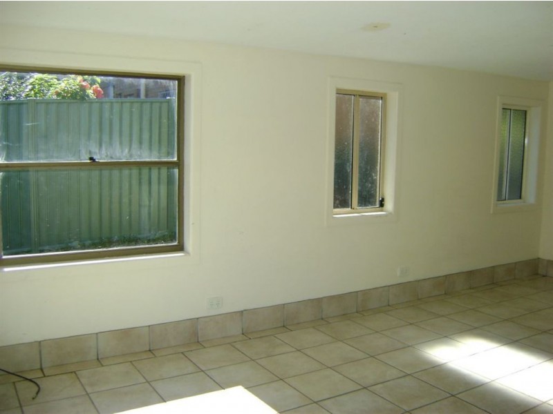 14 Rodlan Pde, Southport QLD 4215