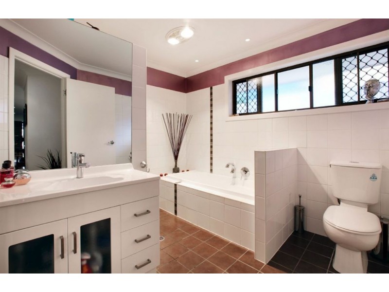 1/17 Raftery Street, Ashmore QLD 4214