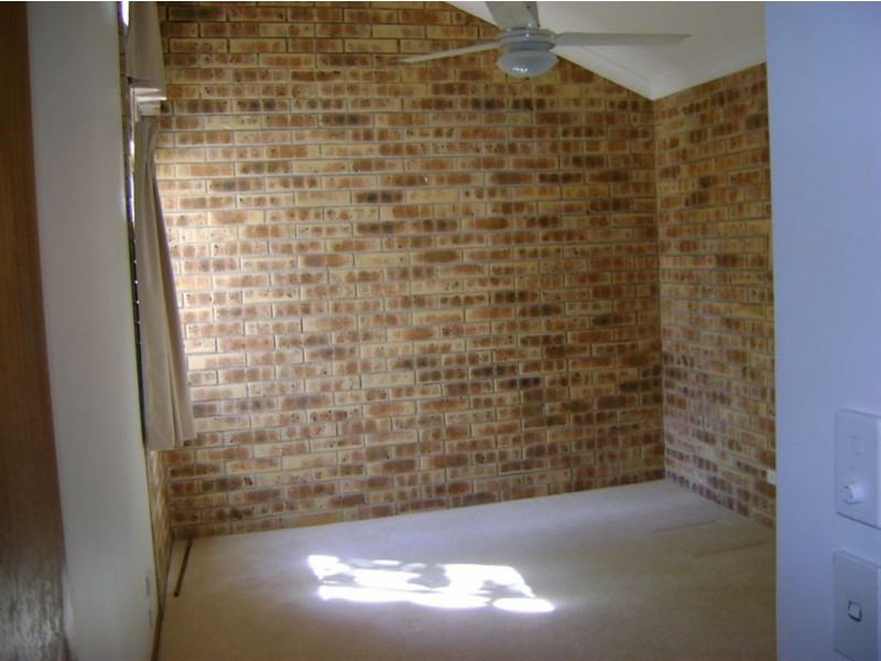 2/9 College Avenue, Southport QLD 4215