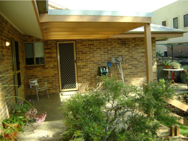 2/9 College Avenue, Southport QLD 4215