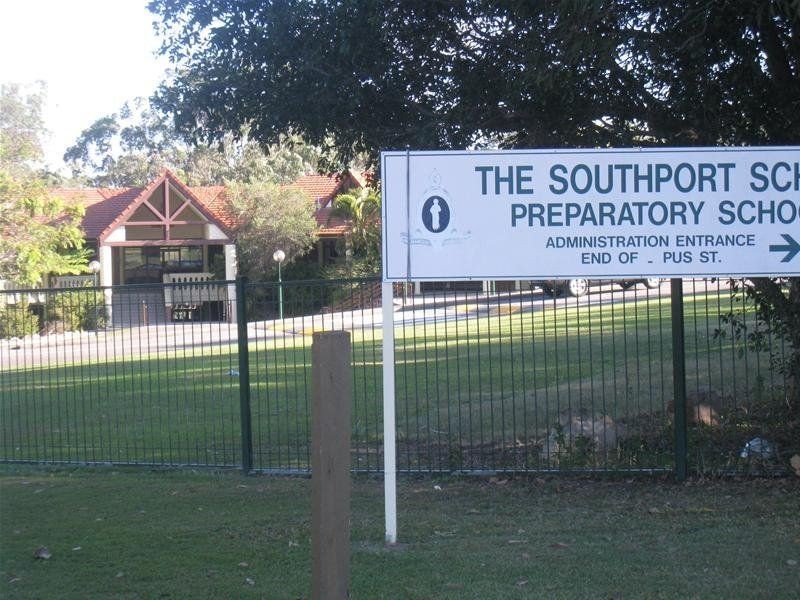 3 College Avenue, Southport QLD 4215