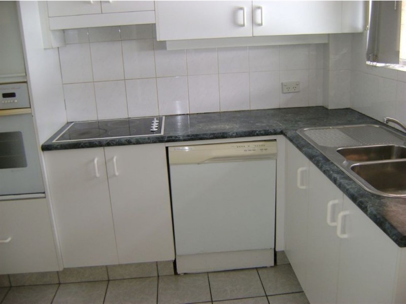 10/28 Marine Pde, Southport QLD 4215