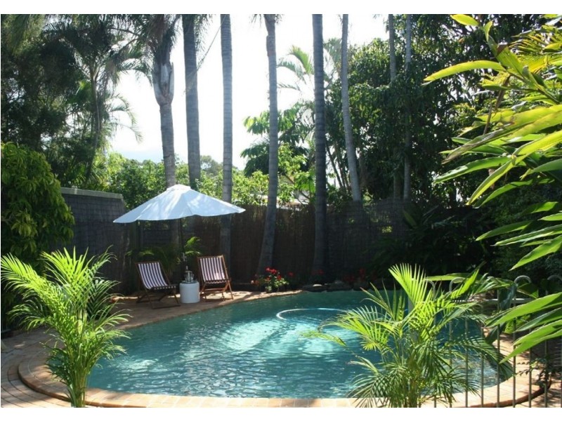 22 Fox Ave, Southport QLD 4215