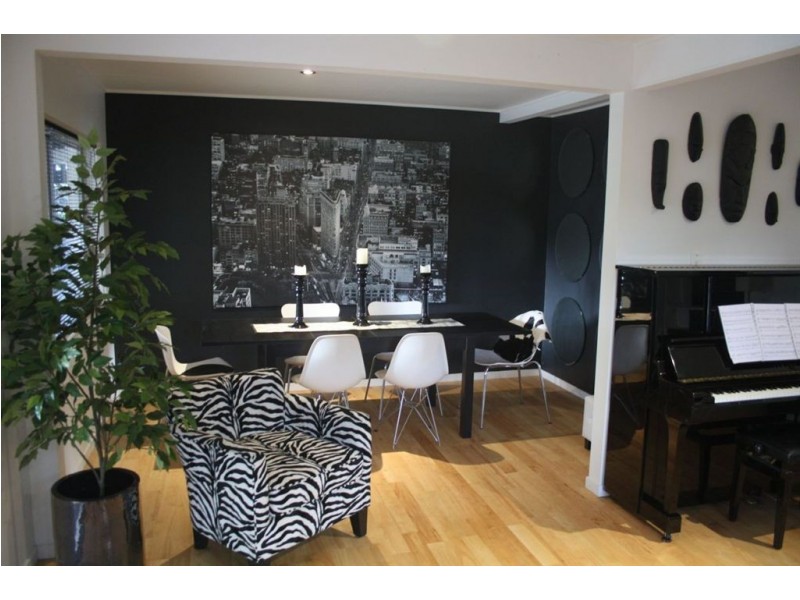 22 Fox Ave, Southport QLD 4215