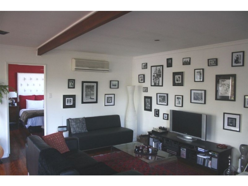 22 Fox Ave, Southport QLD 4215