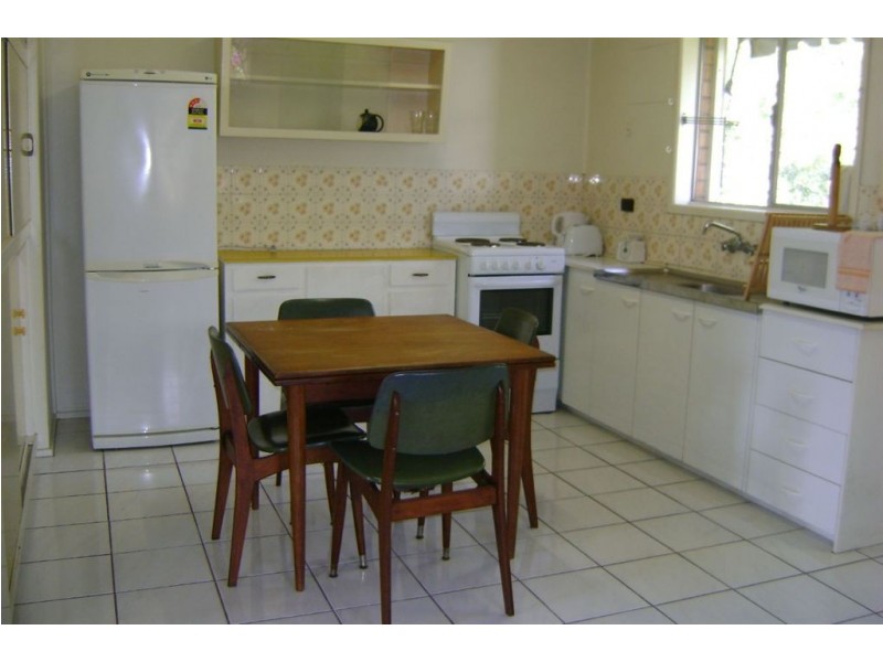 7 Government Rd, Labrador QLD 4215