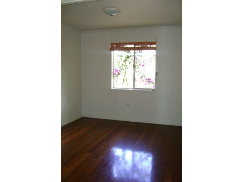 7 Government Rd, Labrador QLD 4215