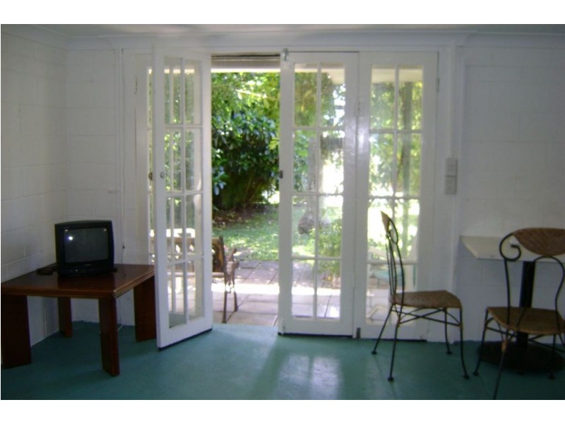 7 Government Rd, Labrador QLD 4215