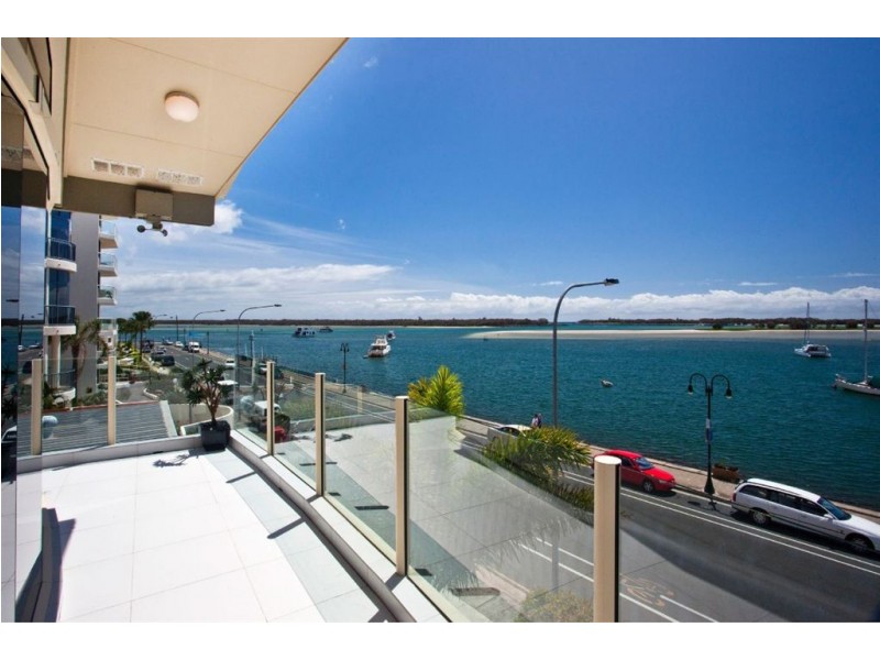 1/310 Marine Parade, Labrador QLD 4215