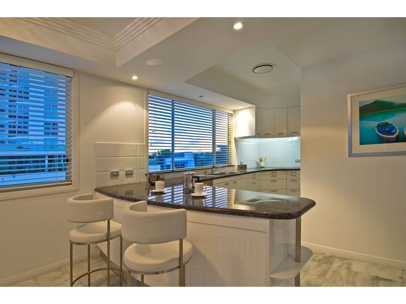 1/310 Marine Parade, Labrador QLD 4215