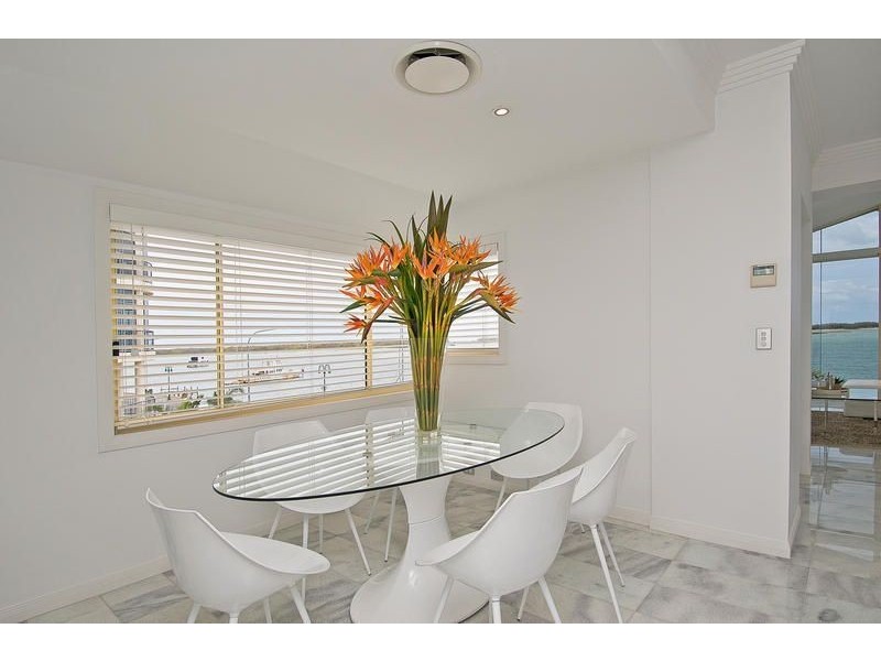 1/310 Marine Parade, Labrador QLD 4215