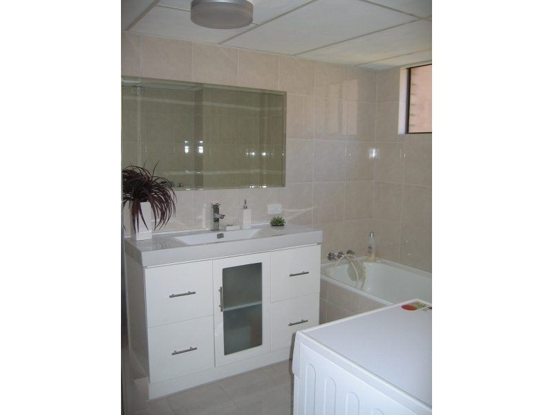 8/23 Heath Street, Southport QLD 4215