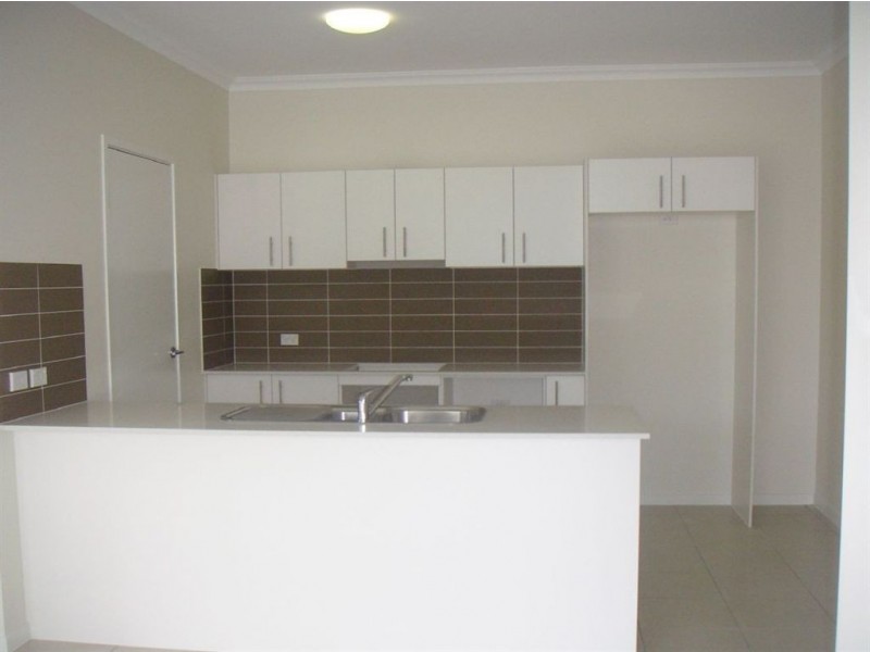 1,2,3/3 Coalstoun Crossing, Waterford QLD 4133