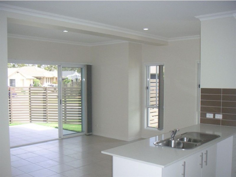 1,2,3/3 Coalstoun Crossing, Waterford QLD 4133