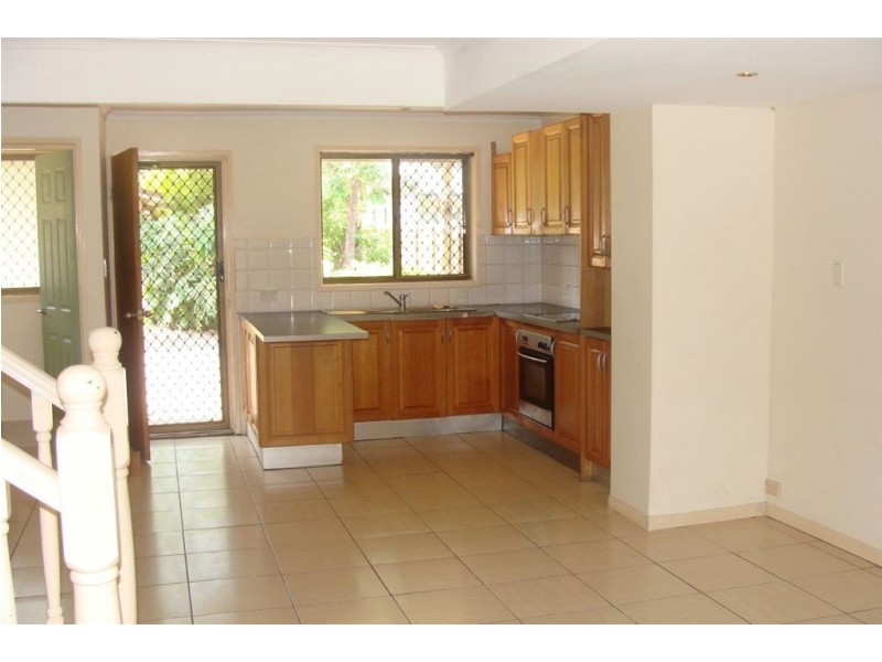 3/57 Benowa Rd, Southport QLD 4215