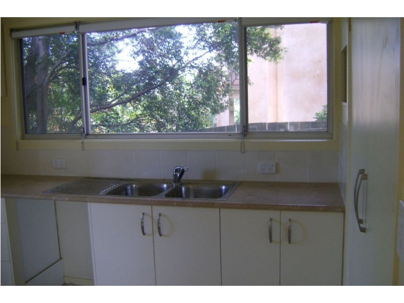 230 Benowa Rd, Benowa QLD 4217