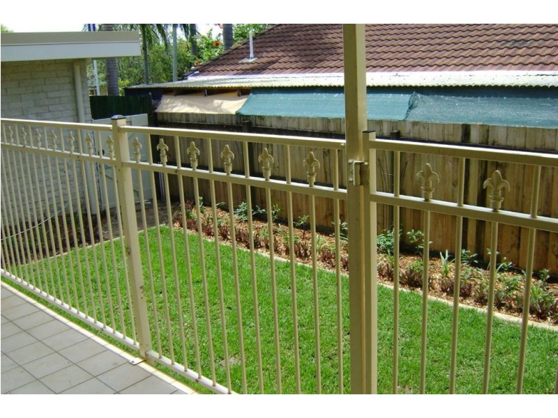 230 Benowa Rd, Benowa QLD 4217