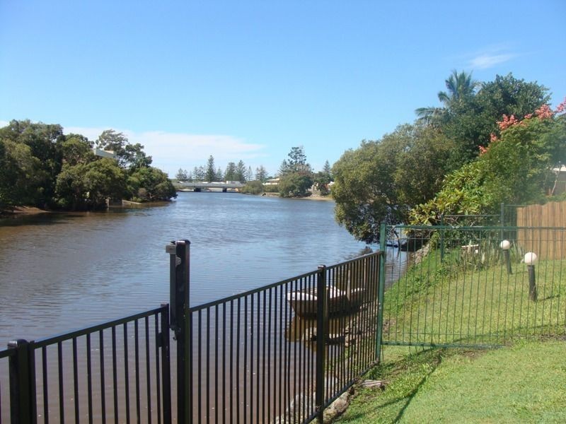 1/9 Royal Palm Court, Southport QLD 4215