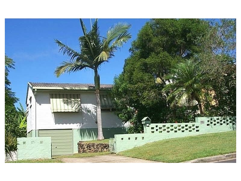 18 Eileen Avenue, Southport QLD 4215