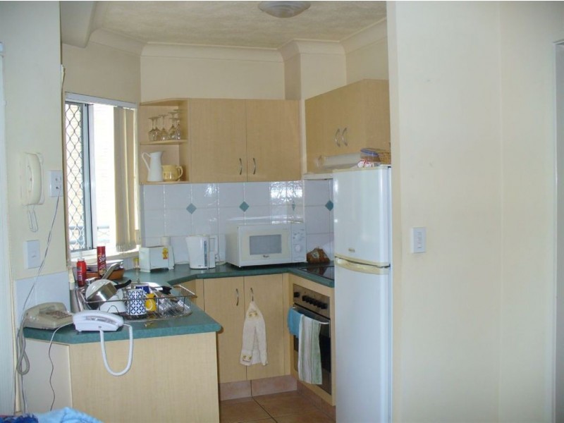 18/148 Marine Parade, Southport QLD 4215