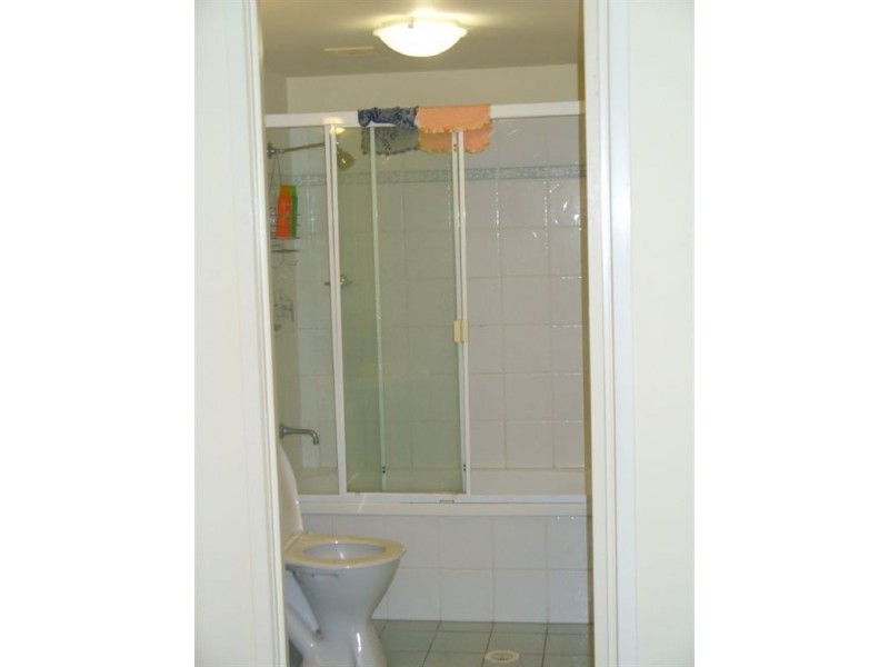 18/148 Marine Parade, Southport QLD 4215