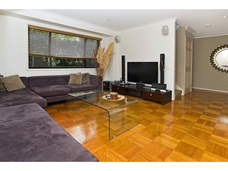 2/6 Waverley Street, Southport QLD 4215
