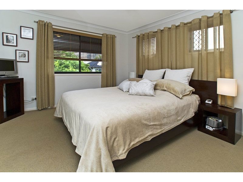 2/6 Waverley Street, Southport QLD 4215