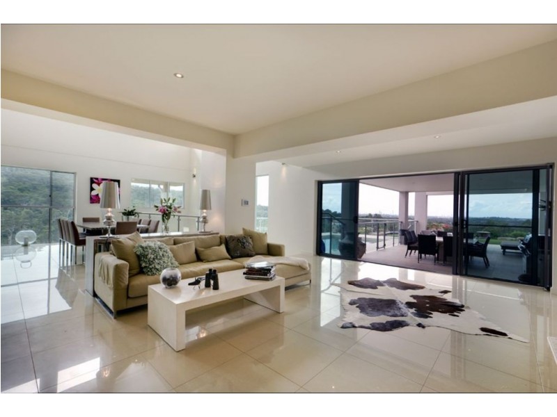 219 Crane Crescent, Nerang QLD 4211