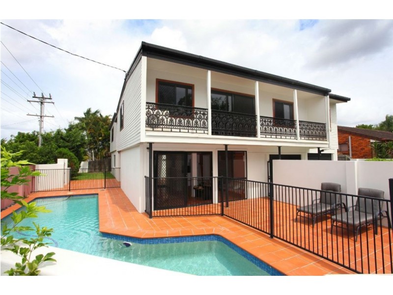 5 Pacific Boulevard, Broadbeach Waters QLD 4218