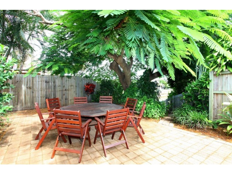 5 Pacific Boulevard, Broadbeach Waters QLD 4218