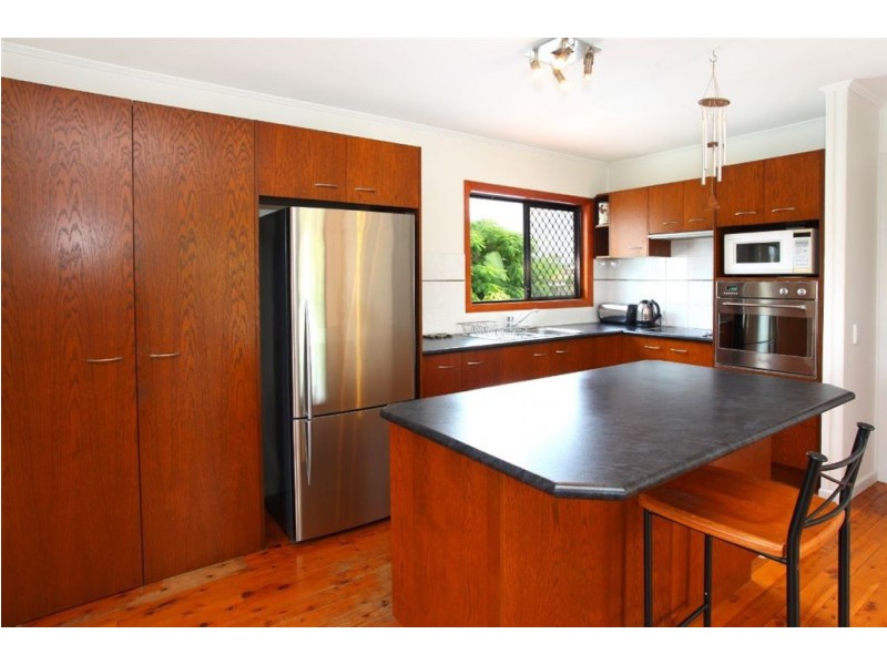 5 Pacific Boulevard, Broadbeach Waters QLD 4218