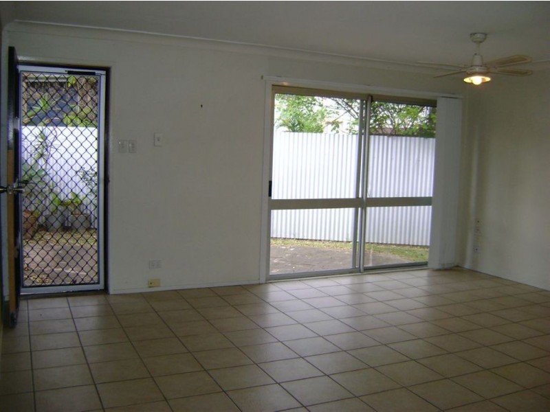 2/4 Ellen Street, Southport QLD 4215