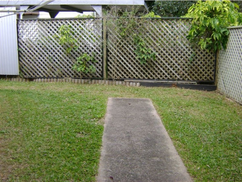 2/4 Ellen Street, Southport QLD 4215