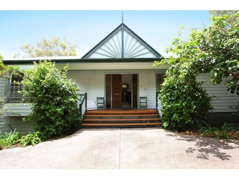 72 Castle Hill Drive, Gaven QLD 4211