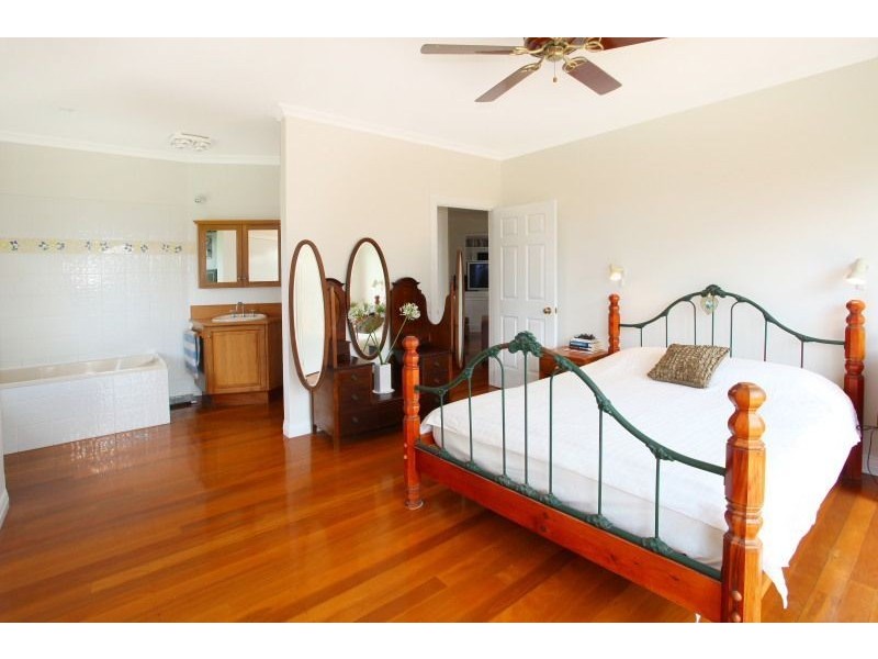 72 Castle Hill Drive, Gaven QLD 4211
