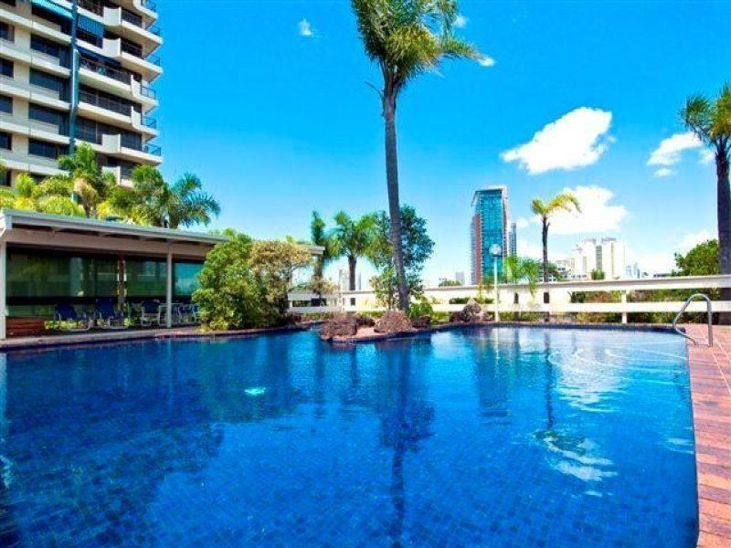 15C/10 Marine Parade, Southport QLD 4215