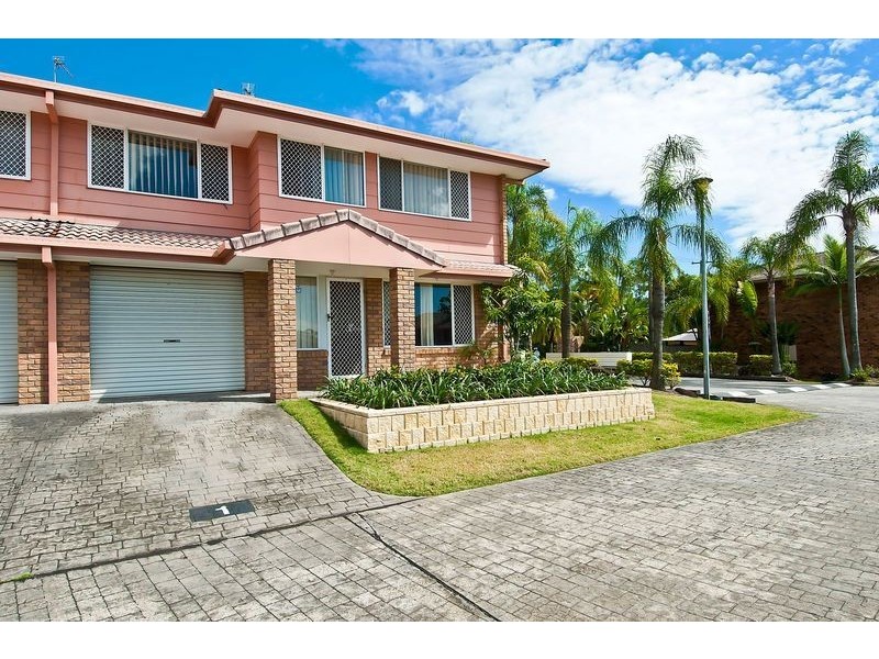 1/97 Edmund Rice Drive, Southport QLD 4215