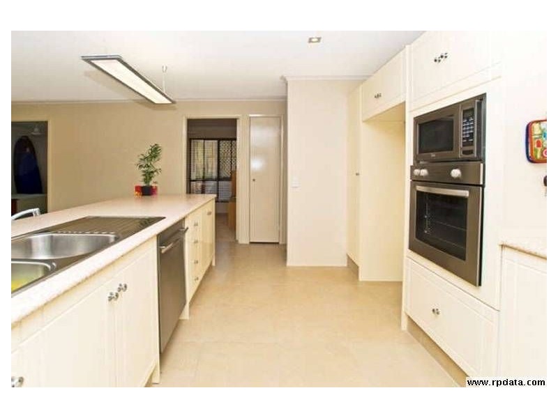 9 Saraji Street, Worongary QLD 4213