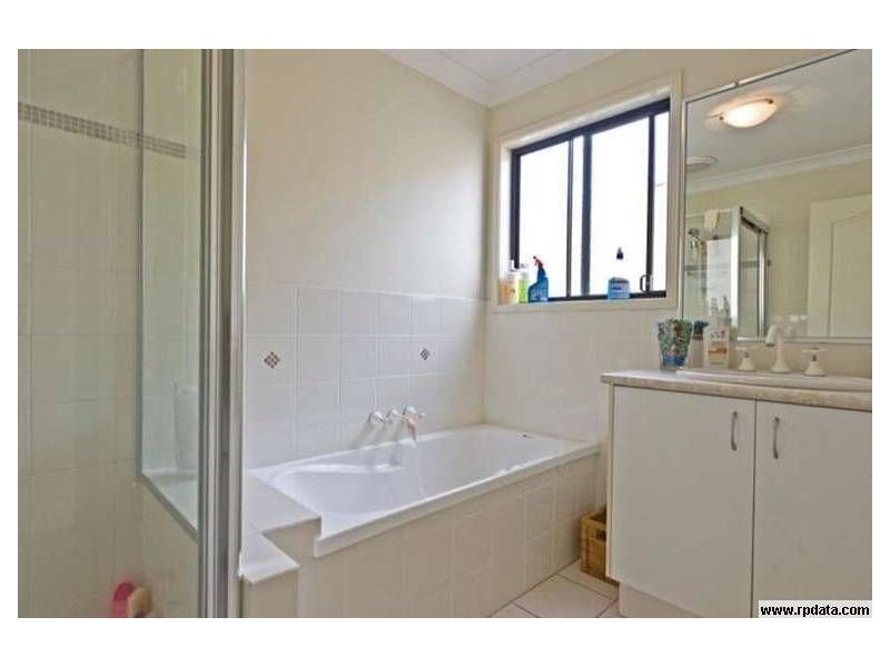 3 Katie Court, Arundel QLD 4214