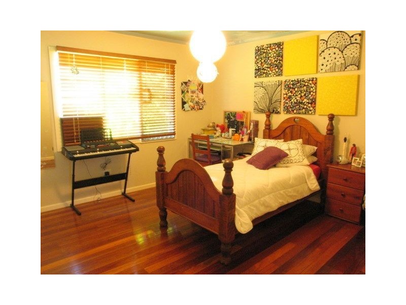 78 Roberts Street, Labrador QLD 4215