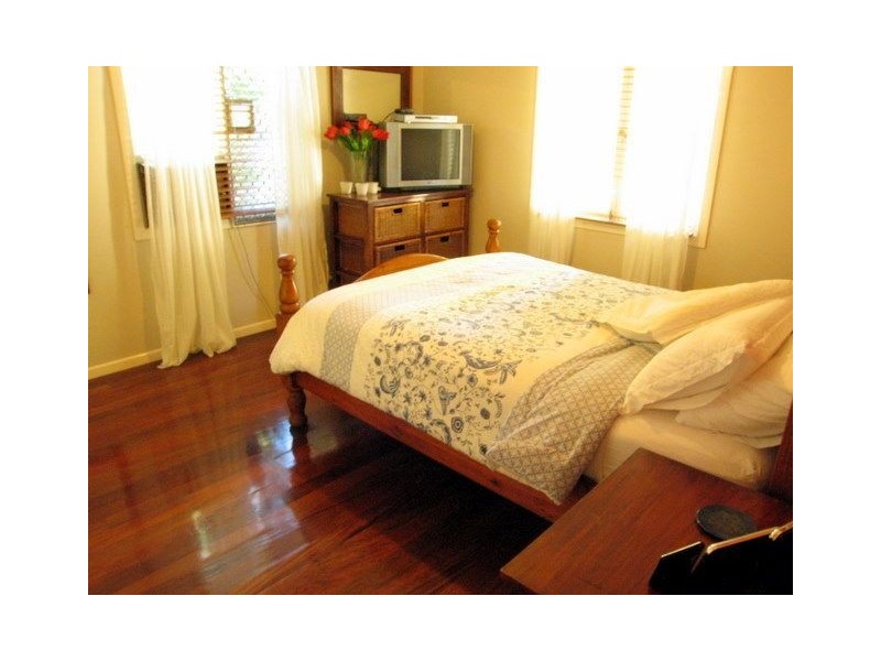 78 Roberts Street, Labrador QLD 4215