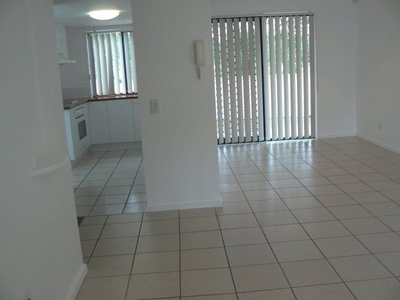 103/1 Gentian Drive, Arundel QLD 4214