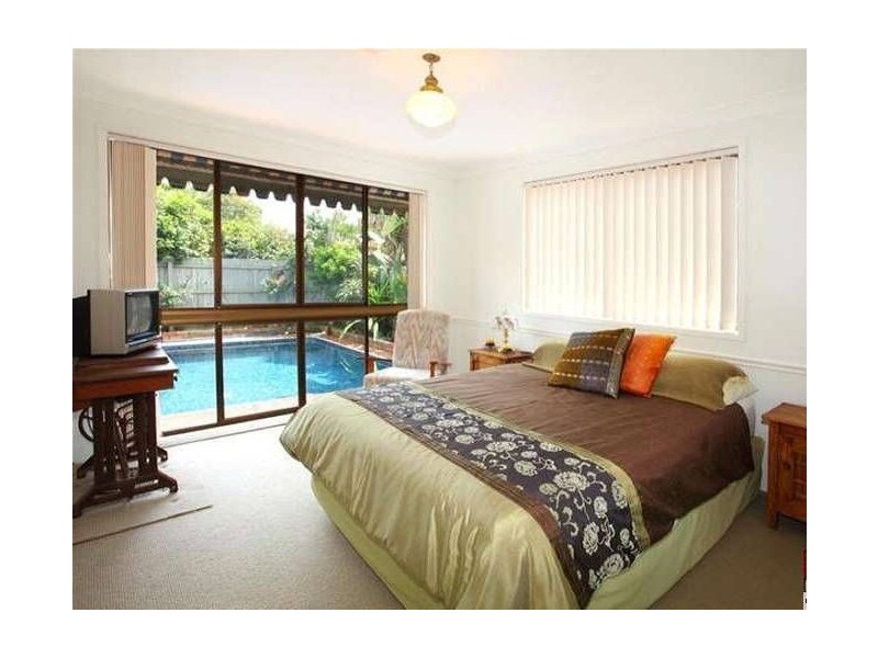 8 Brighton Parade, Southport QLD 4215