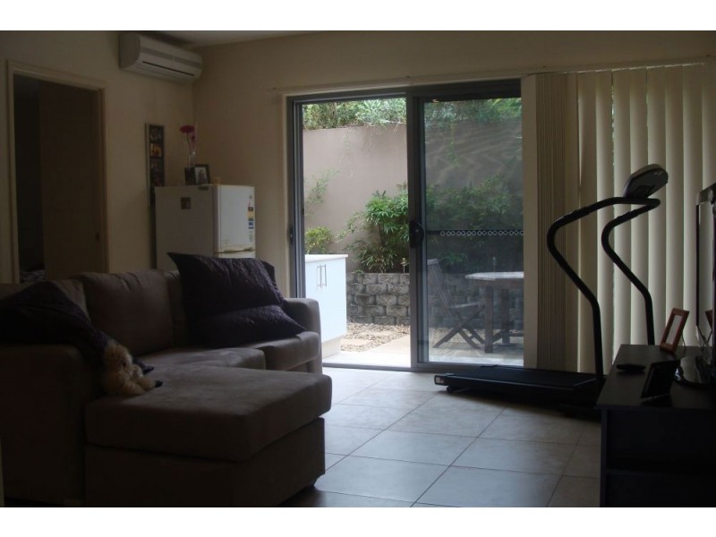 2/22 Beatty Street, Southport QLD 4215