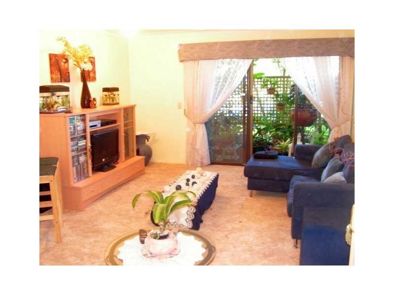 1/3 Lind Avenue, Palm Beach QLD 4221