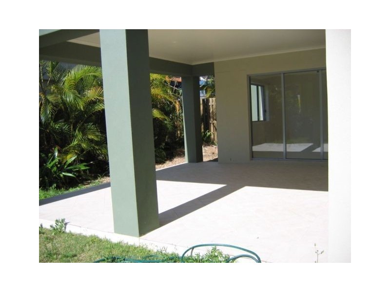 1/16 Harcourts Crescent, Southport QLD 4215