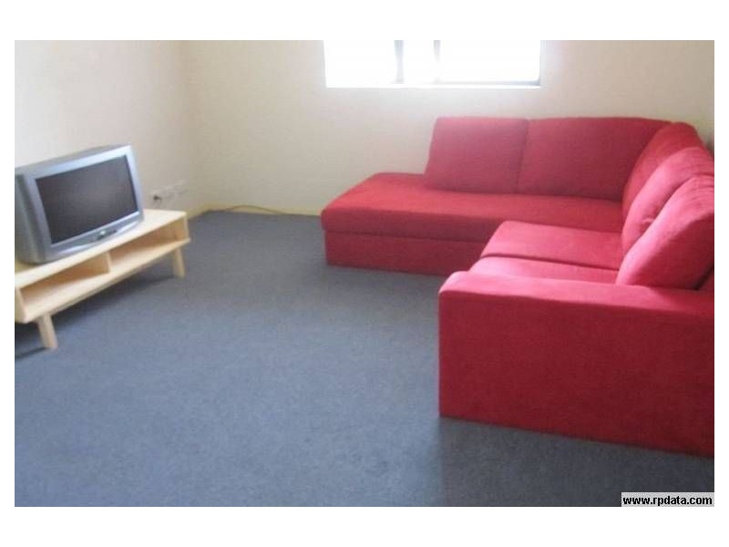 4/10 Bath, Labrador QLD 4215