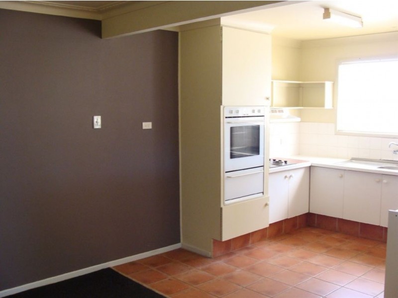 12 Aroona Avenue, Broadbeach Waters QLD 4218